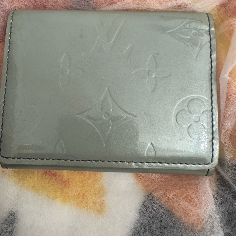 Louis Vuitton Light blue Embossed patent leather Wallet - Picture 2 of 6
